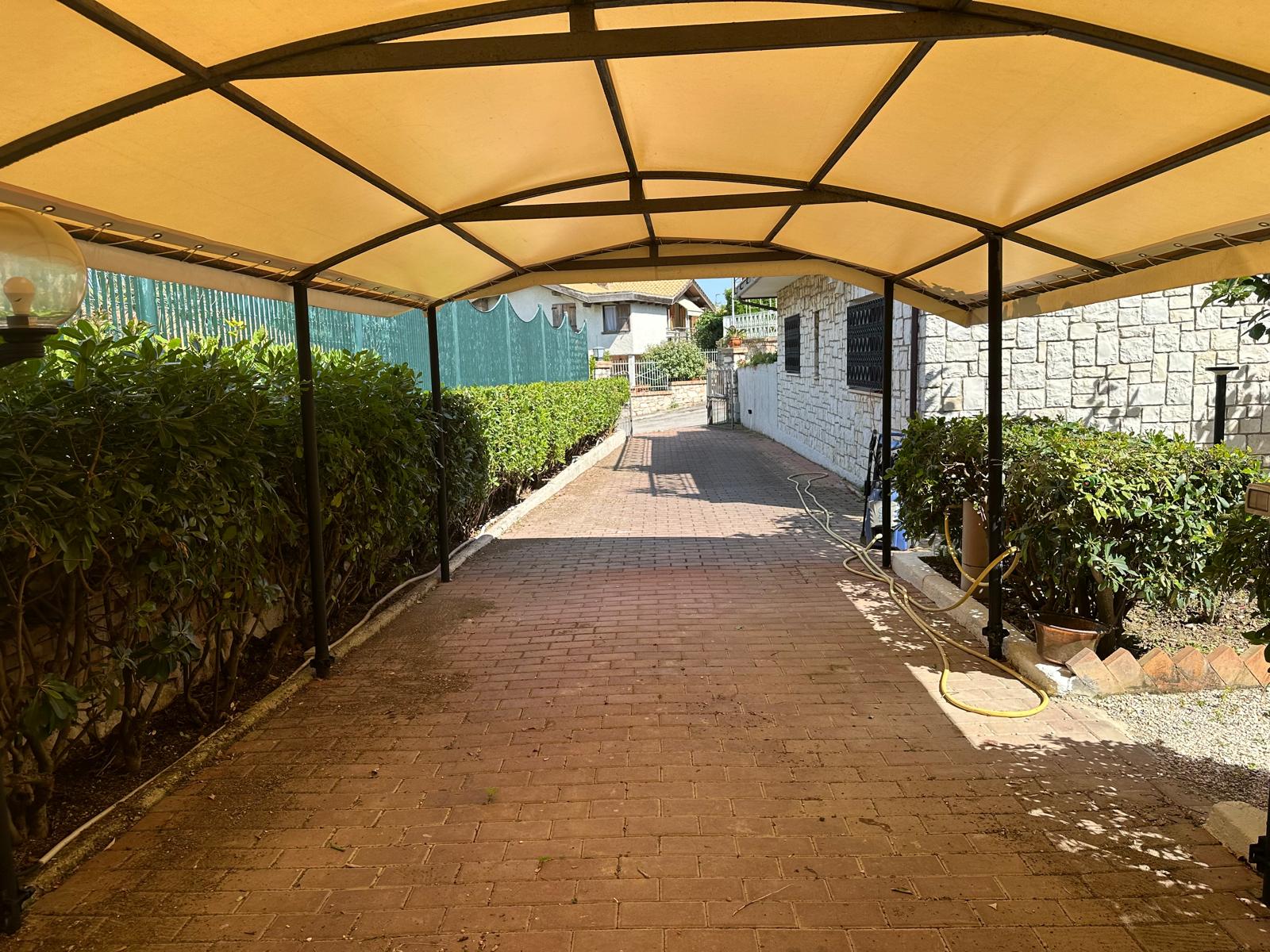 Portico giardino